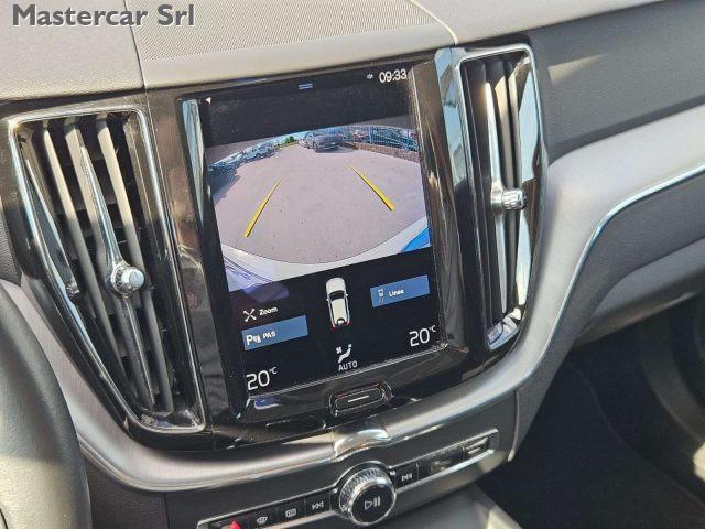 VOLVO XC60 XC60 II 2018 2.0 b4 Momentum Pro awd auto -GE944CR