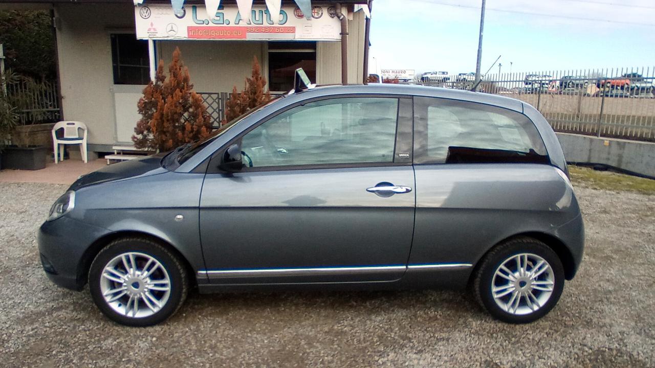 Lancia Ypsilon 1.2 69 CV Unyca 3p Adatta a Neopatentati