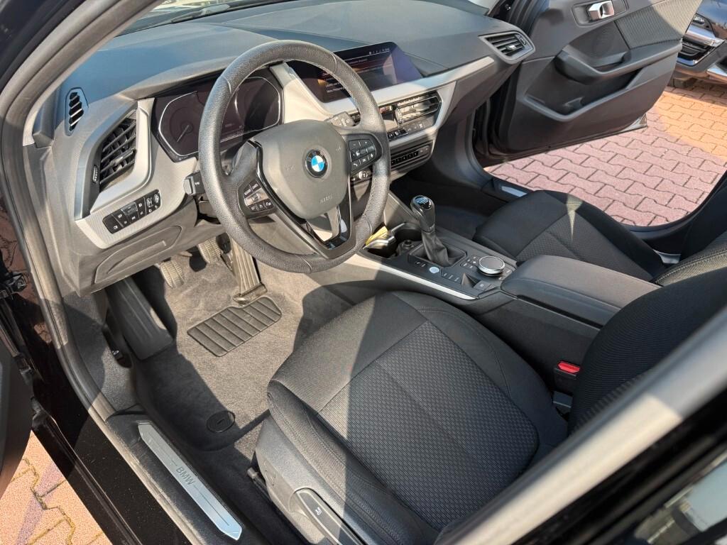 Bmw 116 116d 5p. Business Advantage