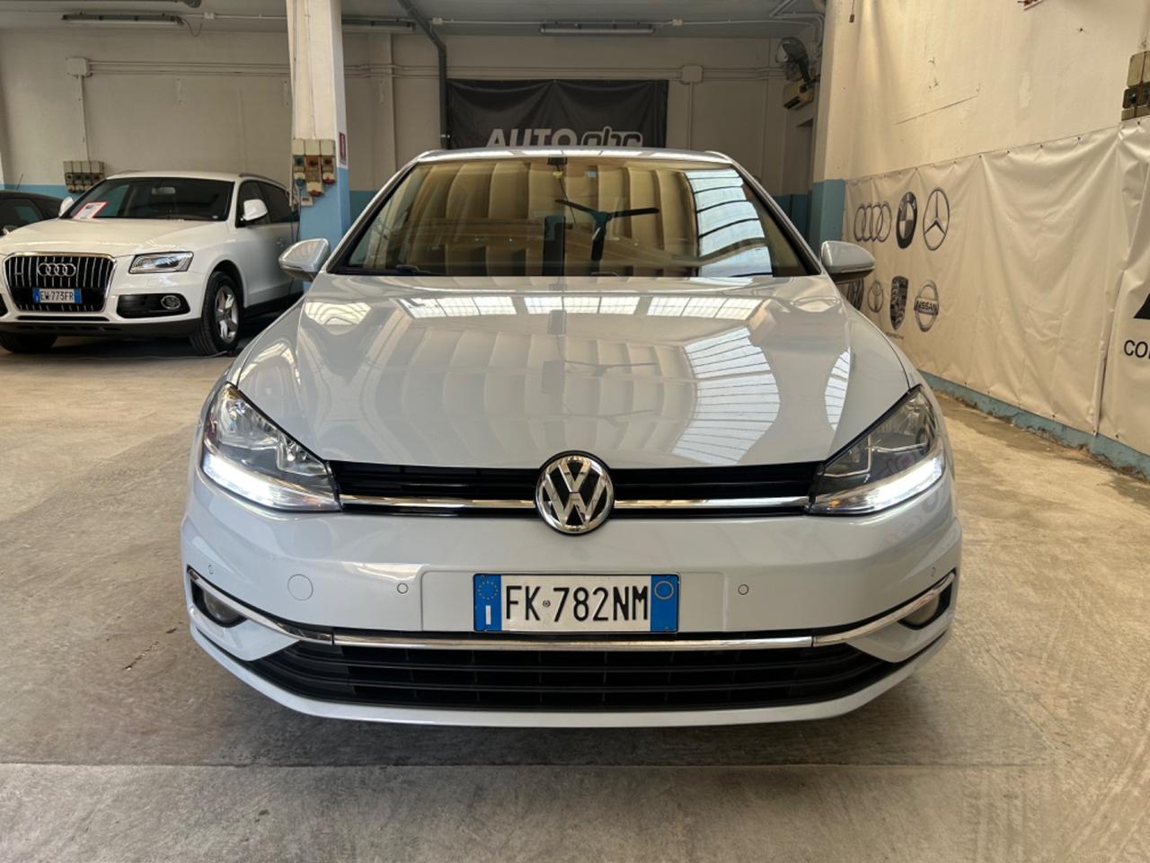 Volkswagen Golf 1.0 TSI 110 CV 5p. Business BlueMotion Technology