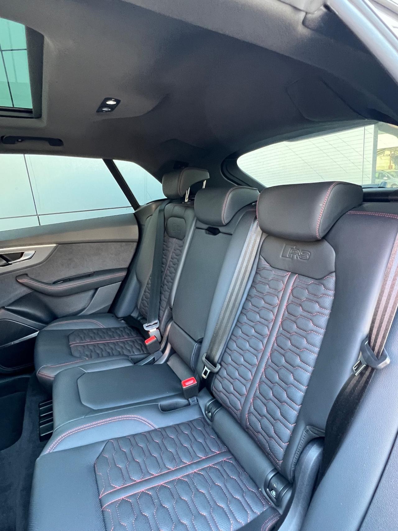 Audi RS Q8 performance possibilità noleggio no scoring
