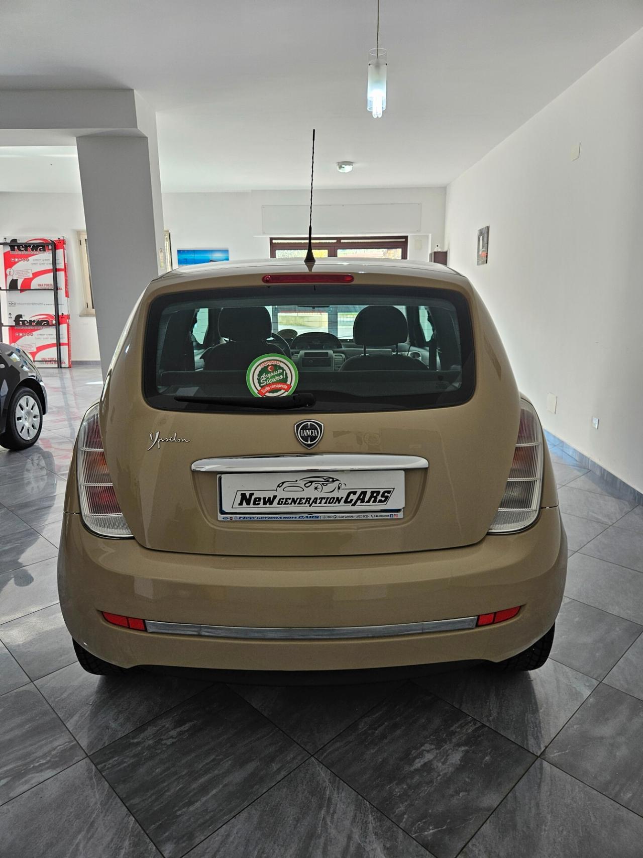 Lancia Ypsilon 1.4 16V Oro Plus