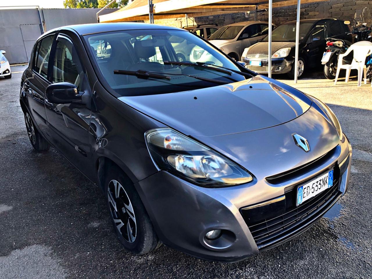 Renault Clio 1.5 dCi 20Th Edition 2011 Navigation