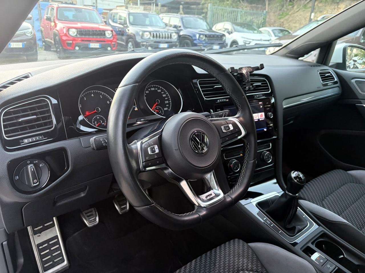 Volkswagen Golf 1.4 TSI R-Line Executive BlueMotion Technology