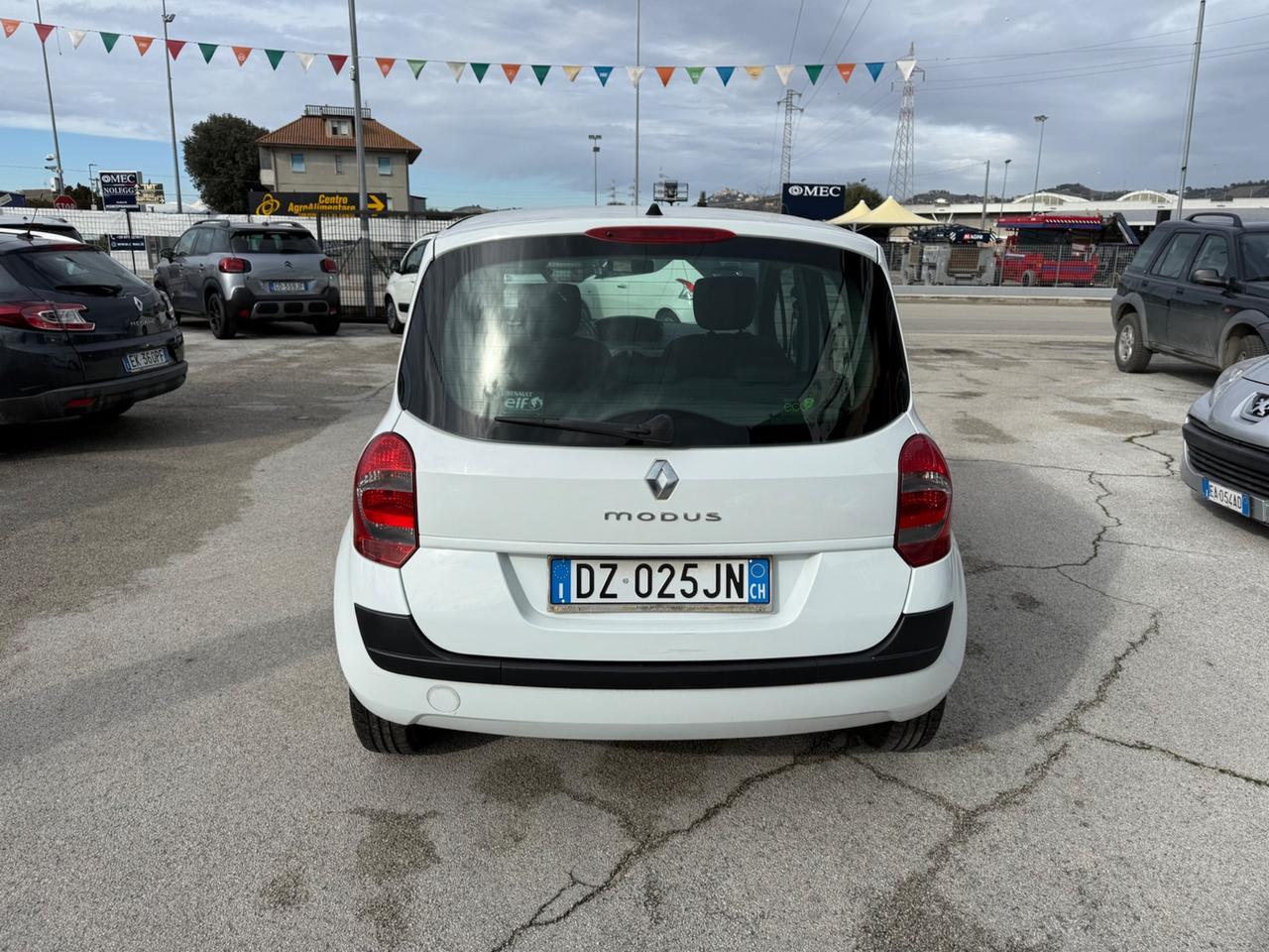 Renault Modus Grand 1.2 16V Dynamique