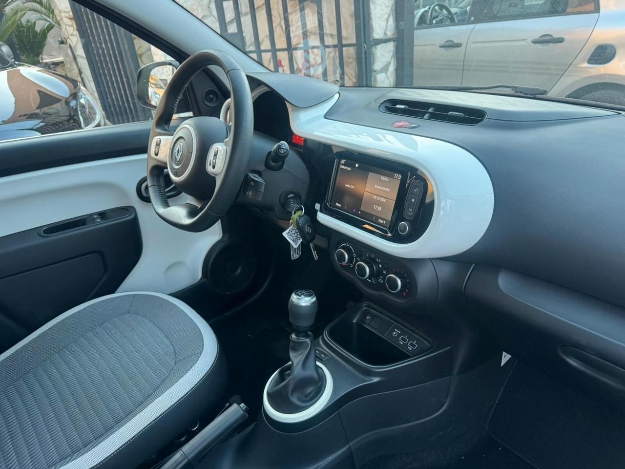 Renault Twingo SCe 65 CV Duel2 iva esposta
