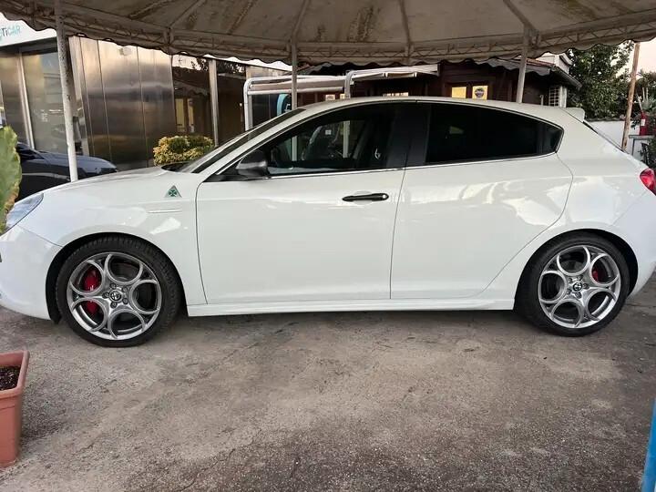 Alfa Romeo Giulietta 1750 Turbo TCT Quadrifoglio Verde