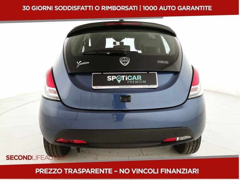 Lancia Ypsilon 1.0 firefly hybrid Silver s&s 70cv 5p.ti