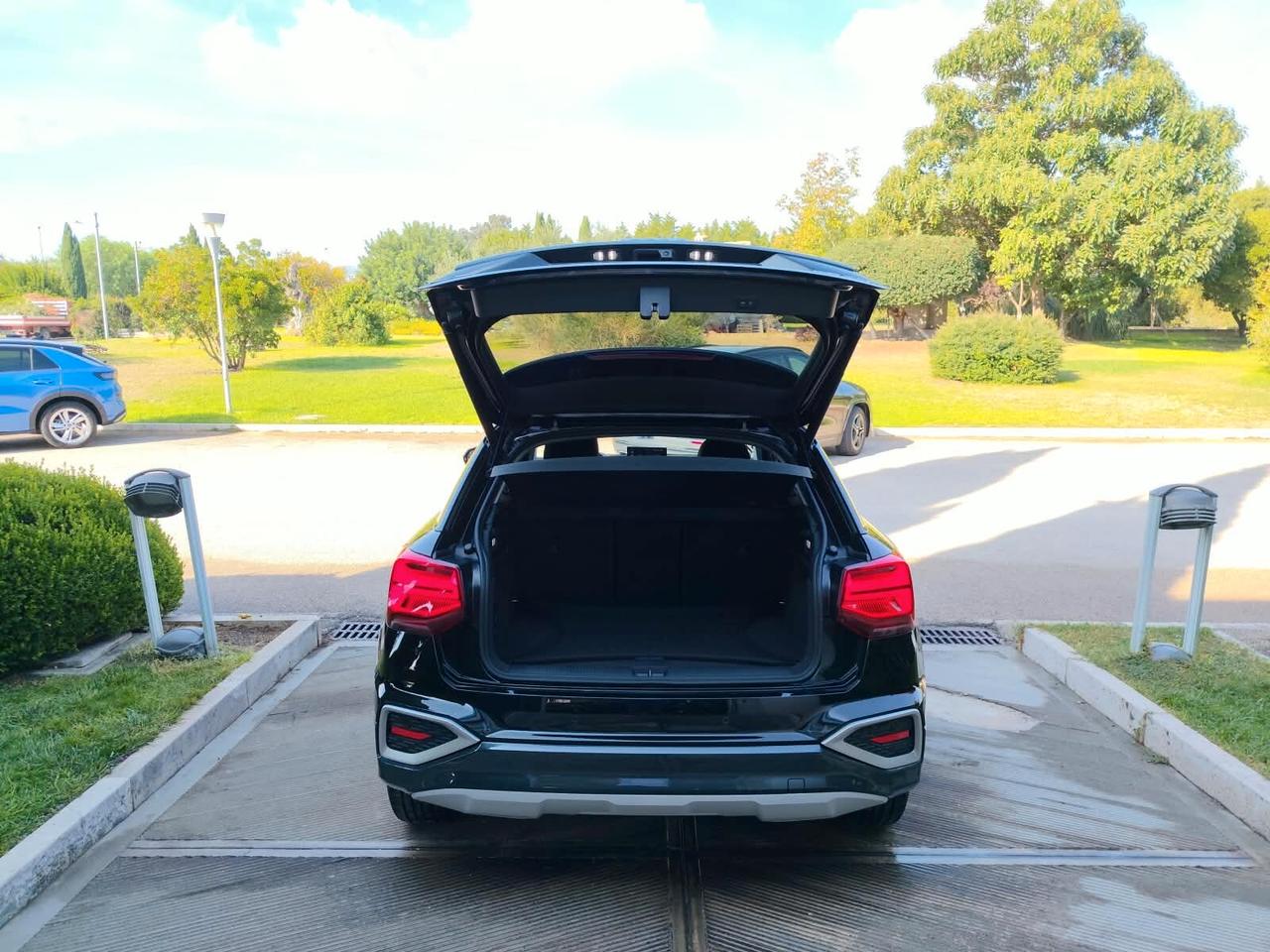 Audi Q2 30 TFSI Business Advanced
