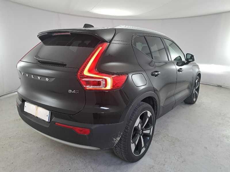 Volvo XC40 B4 AWD Geartronic Momentum Pro