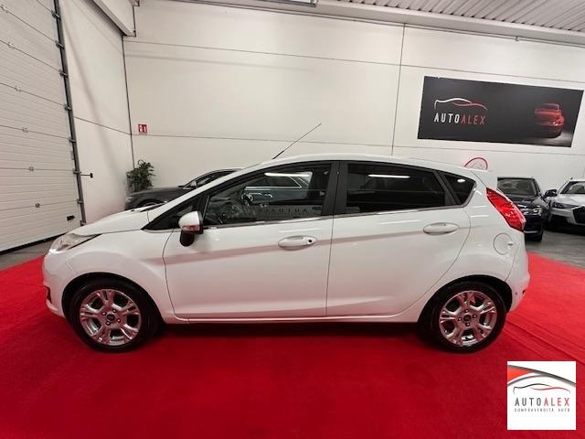 FORD - Fiesta 5p 1.5 tdci Black&White 75cv NEOPATENTATI