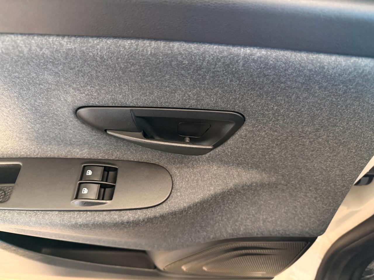 Lancia Ypsilon 1.2 69 cv. ELEFANTINO BLU