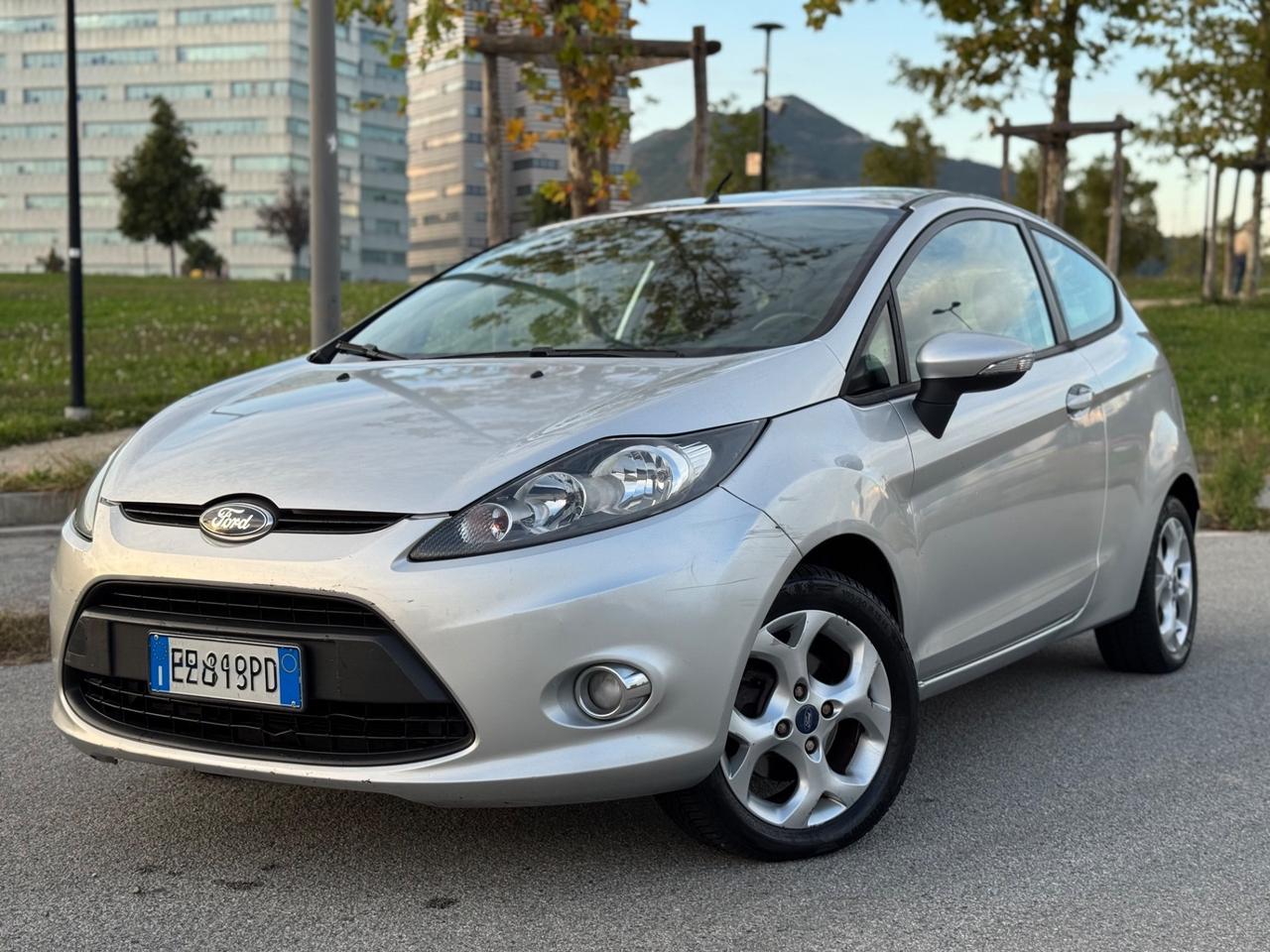FORD FIESTA 1.2 BENZINA EURO 5B GARANTITA 12 MESI