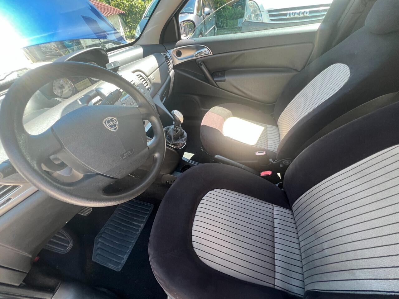Lancia Ypsilon 1.2 Modamilano