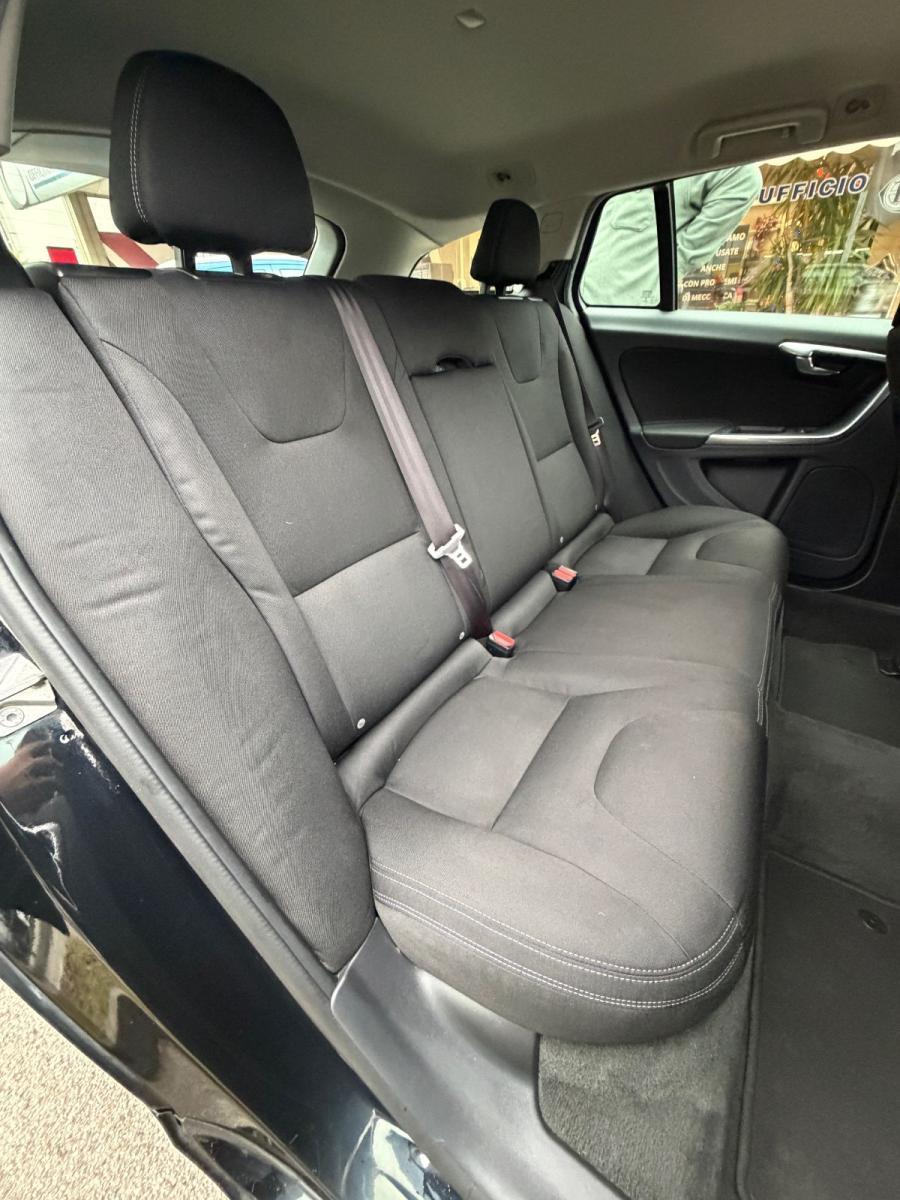 VOLVO - V60 - D2 Powershift