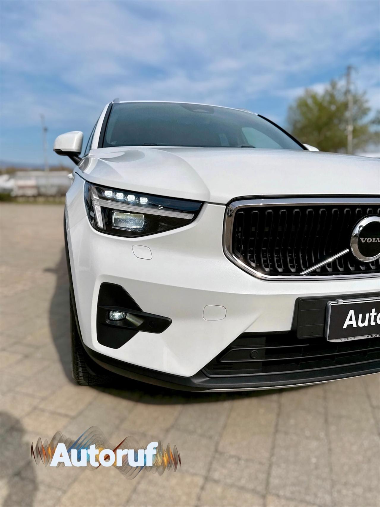Volvo XC40 Mild Hybrid B3 163cv Crystal White 2025