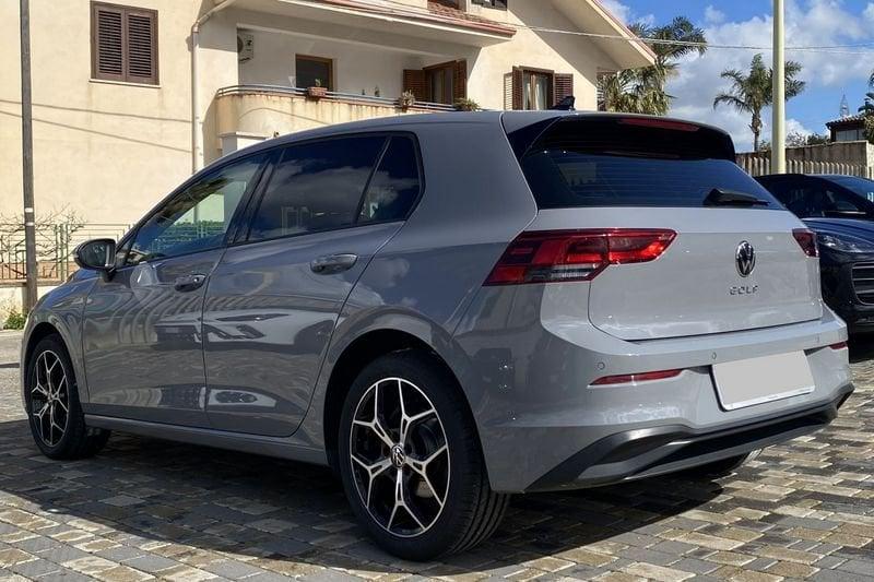 Volkswagen Golf 8 Life 2.0 TDI 116 CV