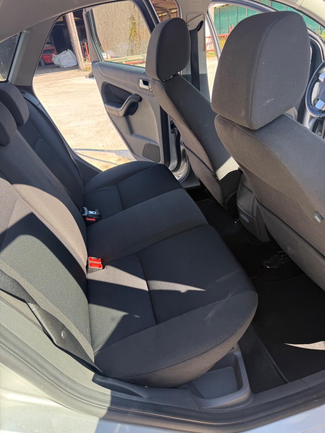 Ford Focus Diesel 1.6 TDCi Neopatentati UNIPROPRIETÀ