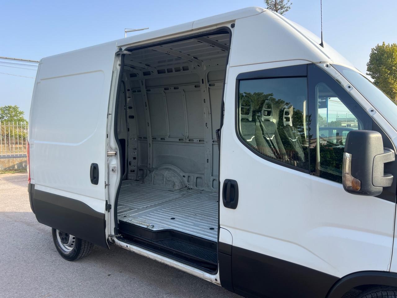 Iveco Daily 35S12 2.3