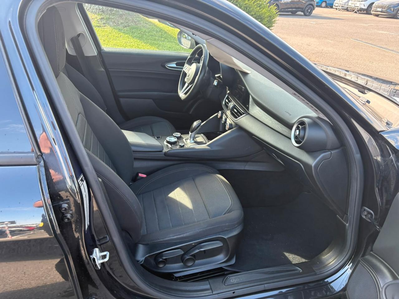 Alfa Romeo Giulia 2.2 Turbodiesel 136 CV AT8 Business