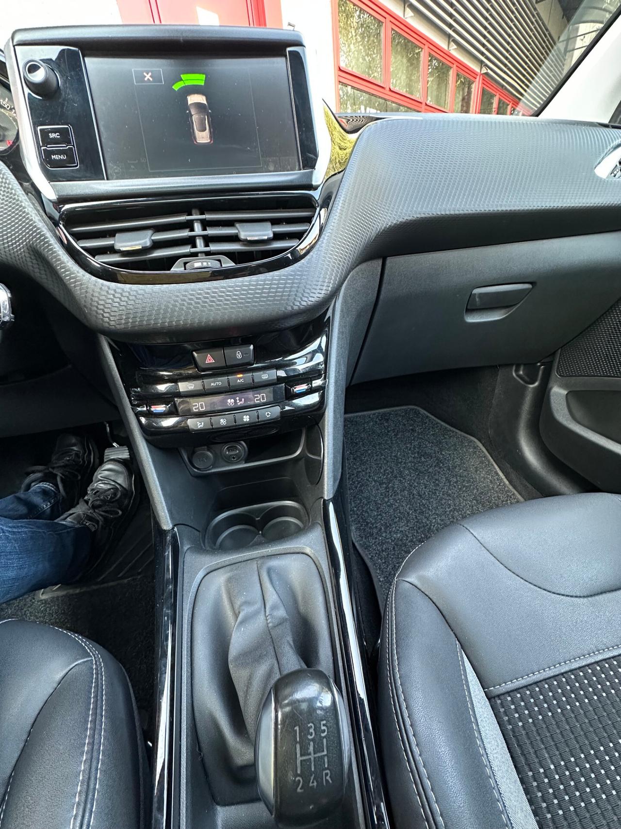 Peugeot 2008 1.2 puretech 12v Allure 82cv E6 UNIPROPR. OK NEOPATENTATI TETTO PANORAMICO
