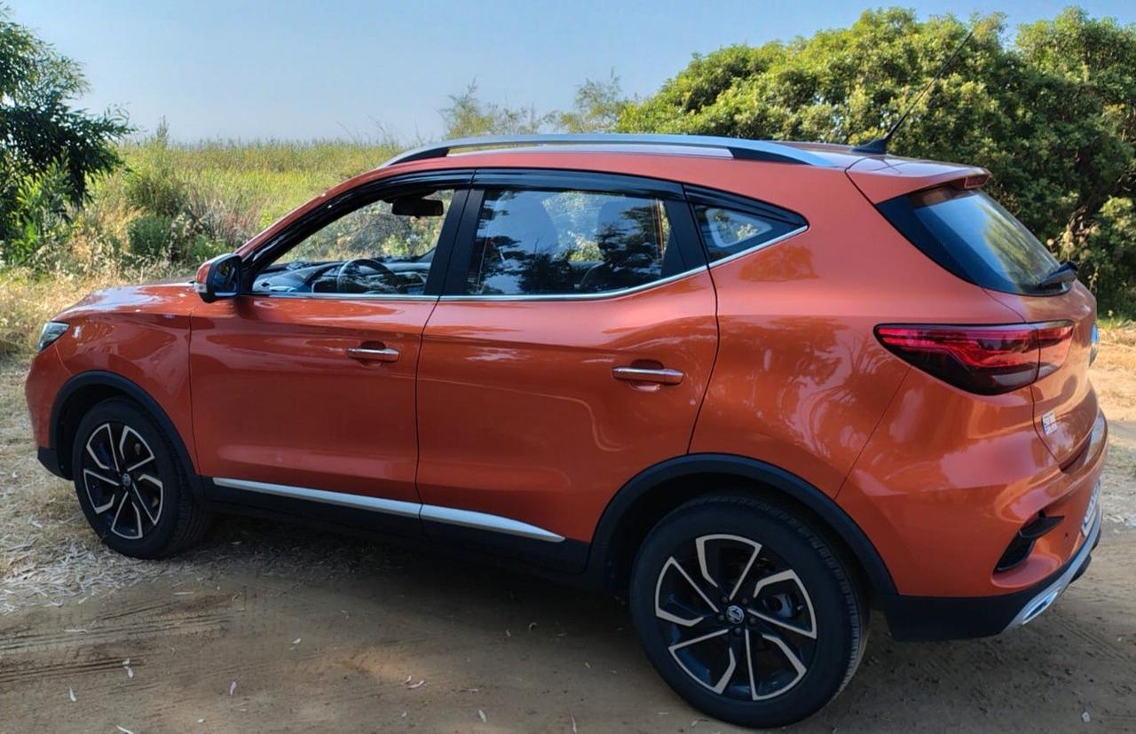 Mg ZS 1.5 VTi-tech Luxury AZIENDALE