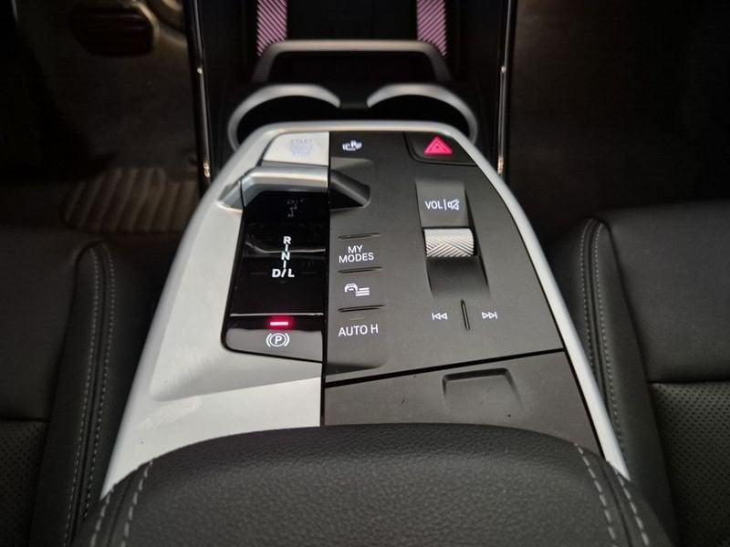 BMW X1 U11 xdrive20d mhev 48V X-Line auto