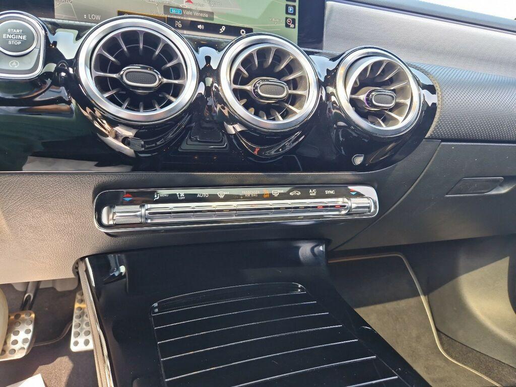 Mercedes Classe A 180 180 D Premium Night edition 8G-DCT
