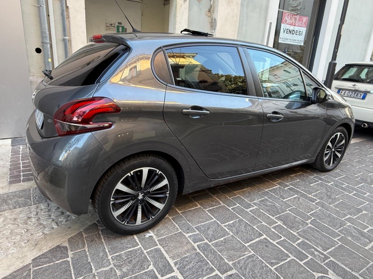 Solo da QUALITYCARS PESCARA Peugeot 208 BlueHDi 75 5 porte Allure