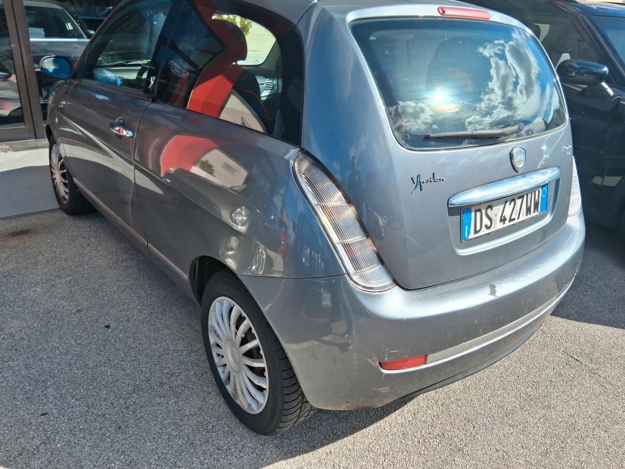 Lancia Ypsilon 1.3 MJT 75 CV Argento