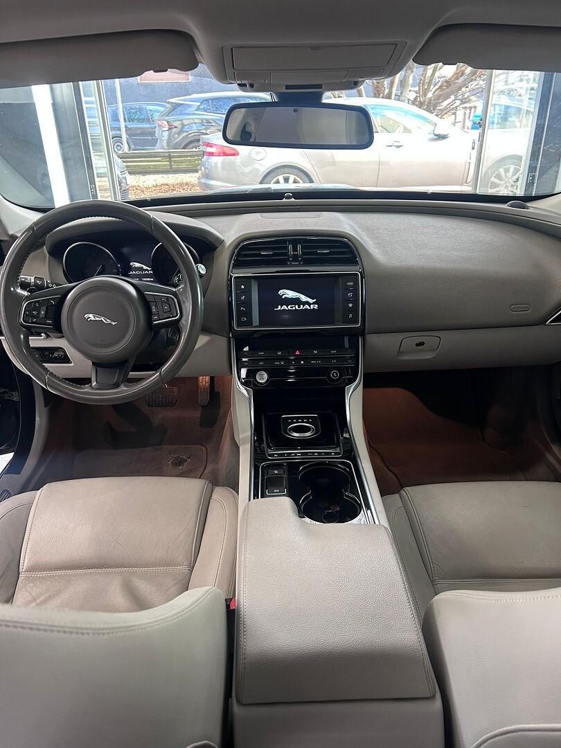 Jaguar XE full optional