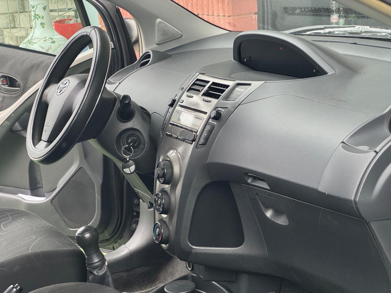 Toyota Yaris 1.0 5 porte Sol GPL