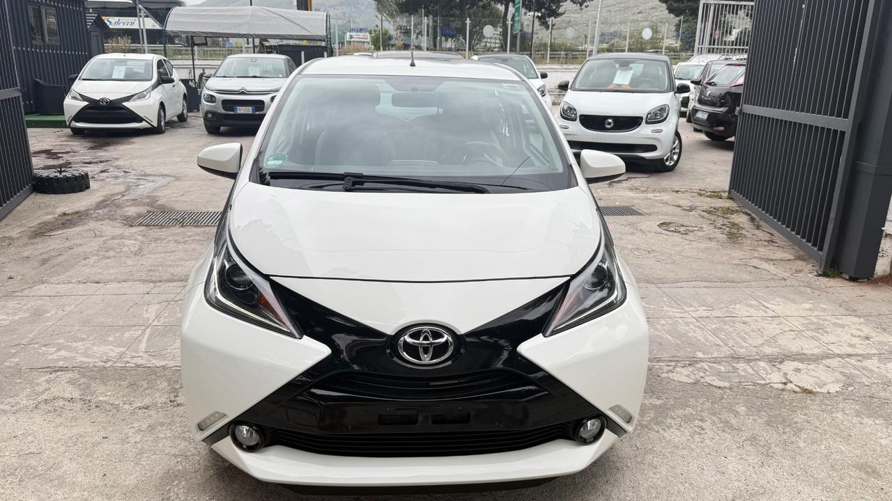 Toyota Aygo 1.0 VVT-i 69 CV 5 porte x-play
