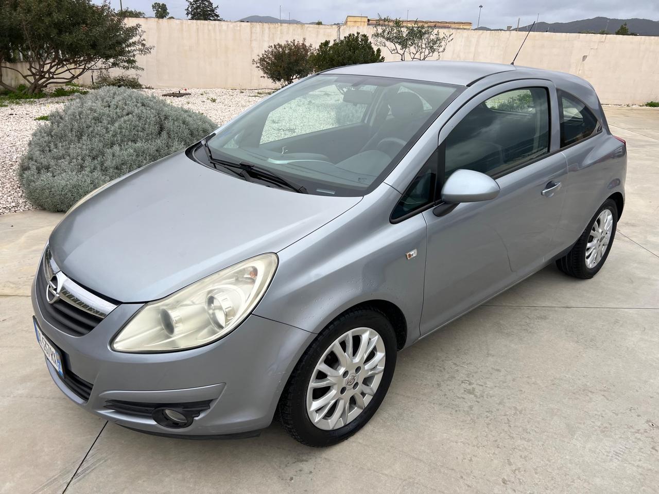 Opel Corsa 1.2 3 porte 2009