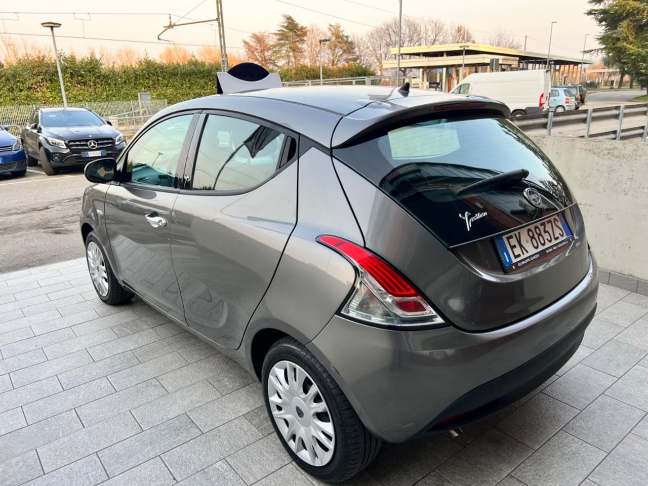 Lancia Ypsilon 1.2 69 CV 5 porte S&S Platinum