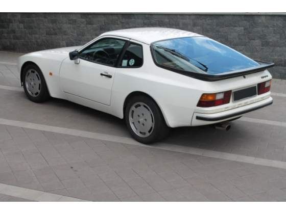 Porsche 944