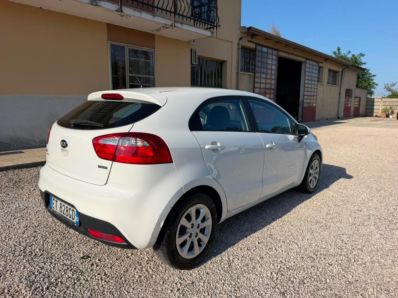 Kia Rio 1.1 CRDi WGT 5p. EX