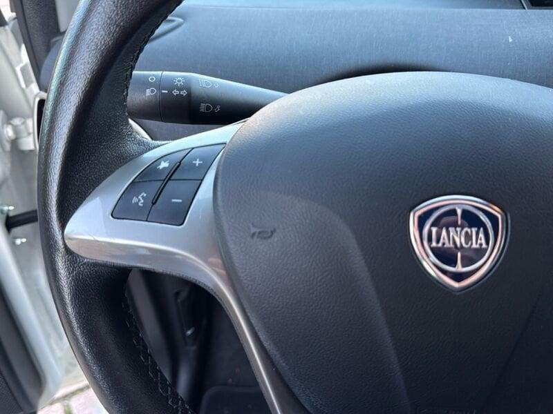 Lancia Ypsilon 1.0 FireFly 5 porte S&S Hybrid Gold