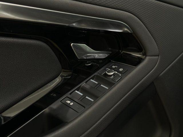 LAND ROVER Range Rover Evoque 2.0D I4-L.Flw 150 CV AWD Auto R-Dynamic S