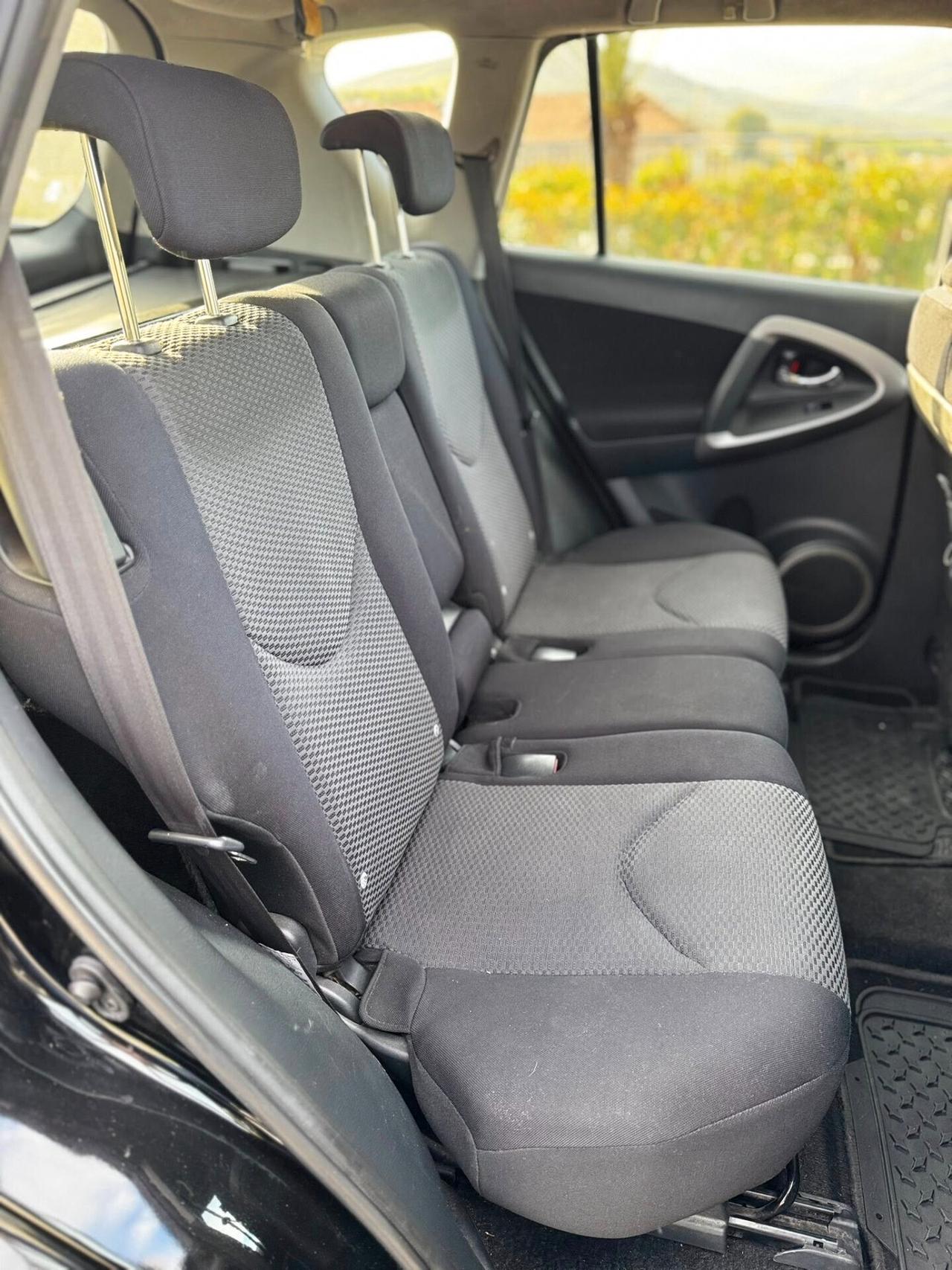 Toyota RAV 4 RAV4 2.2 D-4D 136 CV Luxury