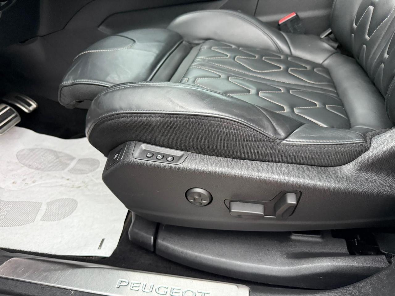 Peugeot 3008 BlueHDi 180 EAT8 GT*TETTO* IVA ESPOSTA