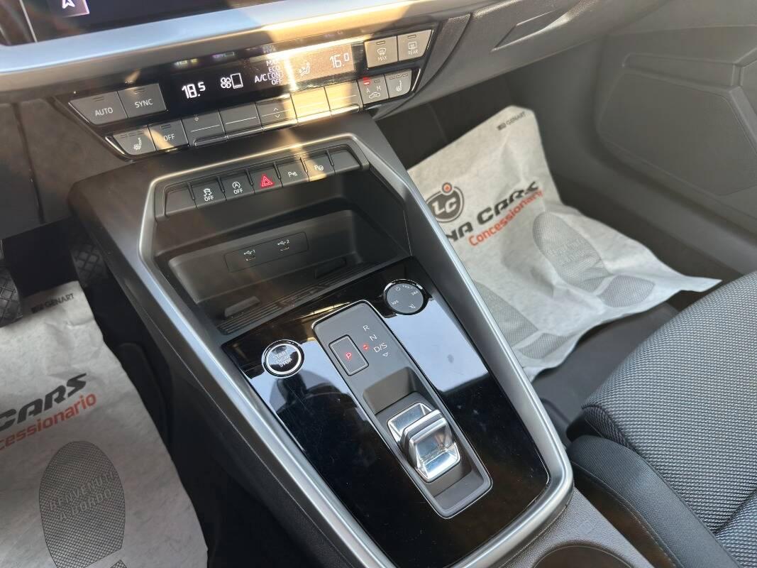 Audi A3 Sportback 30 1.0 tfsi mhev Business AUTOMATICA E CARPLAY