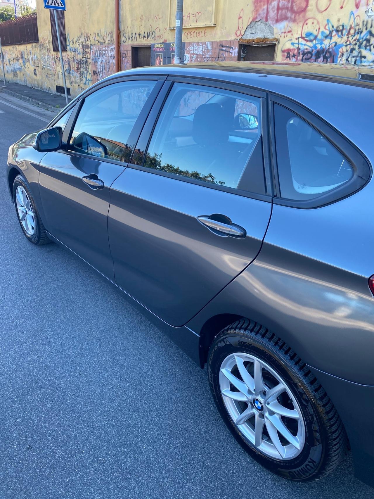 Bmw 216d Anno 2017 Full Navi Led Xeno