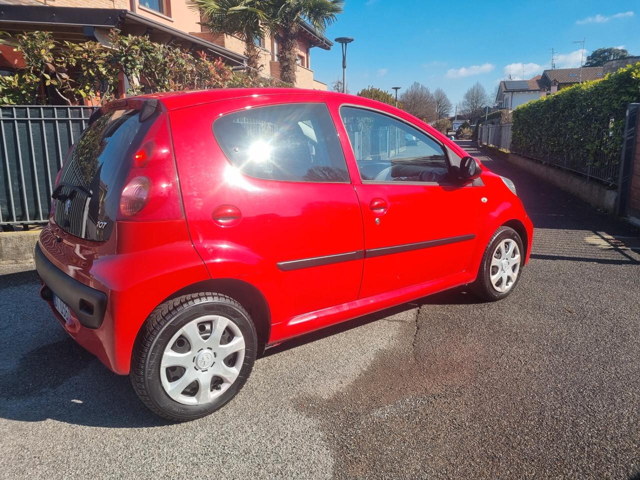 Peugeot 107 1.0 68CV 5p. Plaisir