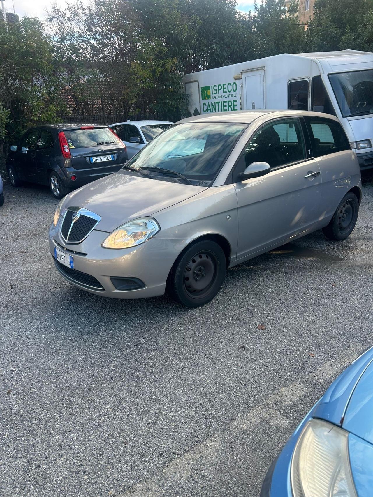 Lancia Ypsilon 1.2 Platino