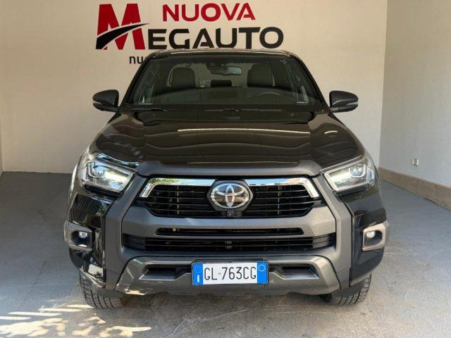 TOYOTA Hilux 2.8 D A/T 4WD 4 porte Double Cab Invincible