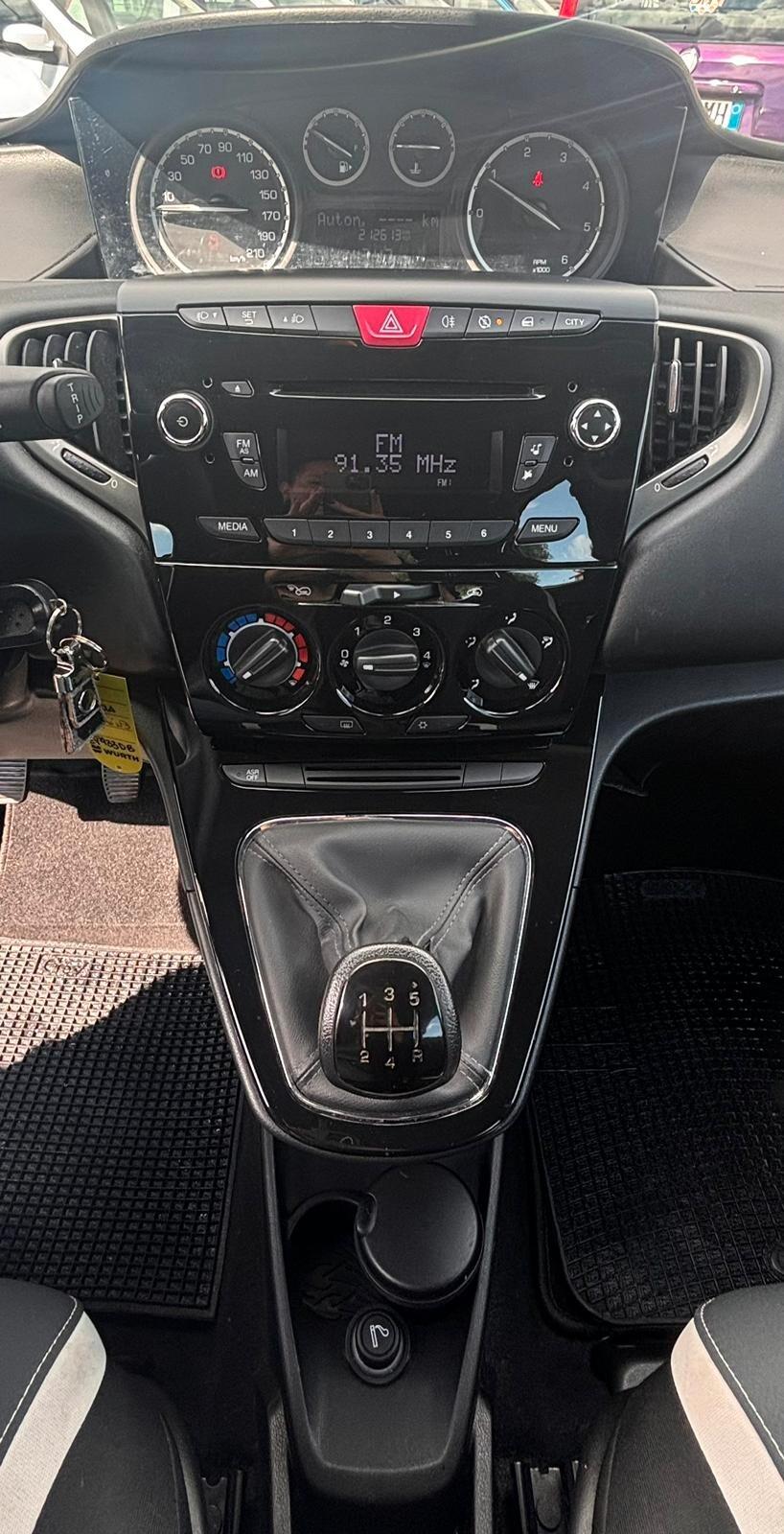 Lancia Ypsilon 1.3 MJT 16V 95 CV 5 porte S&S Elefantino
