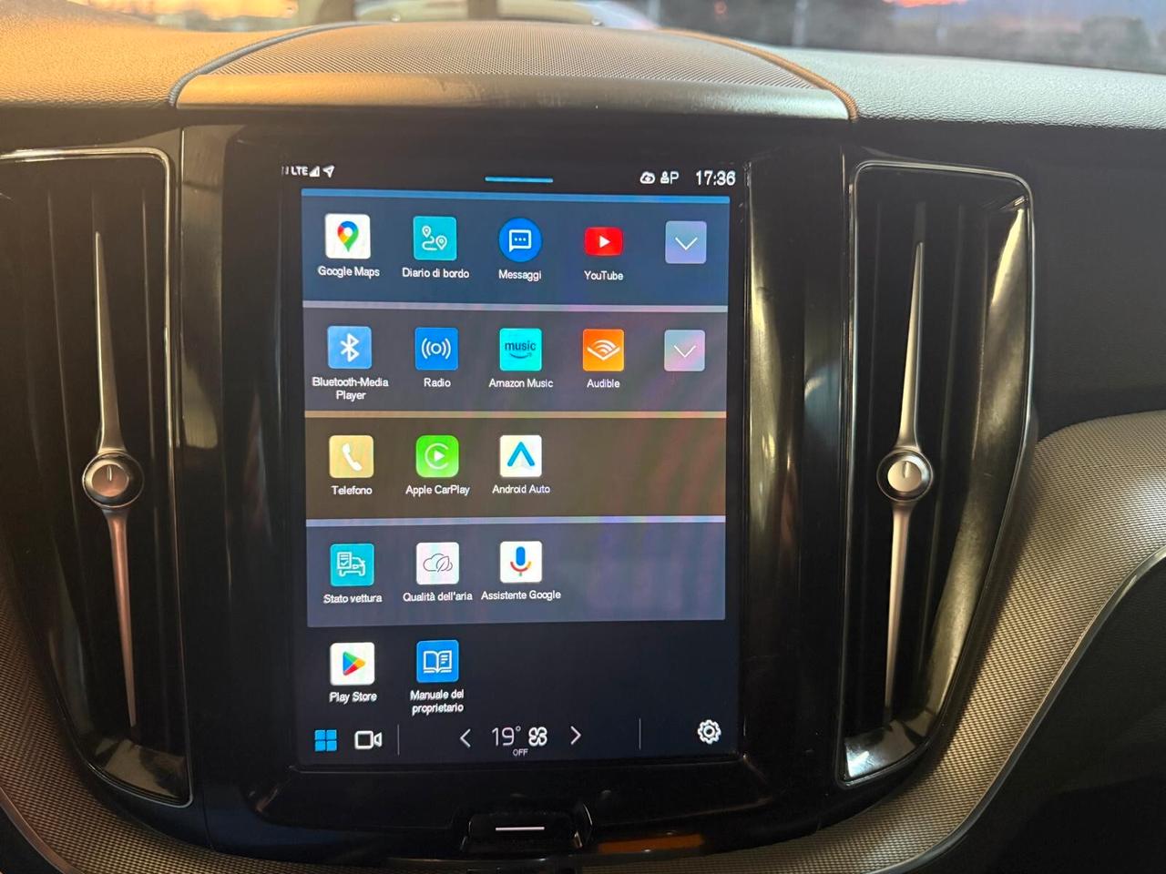 Volvo XC 60 XC60 B4 (d) AWD automatico Plus Dark