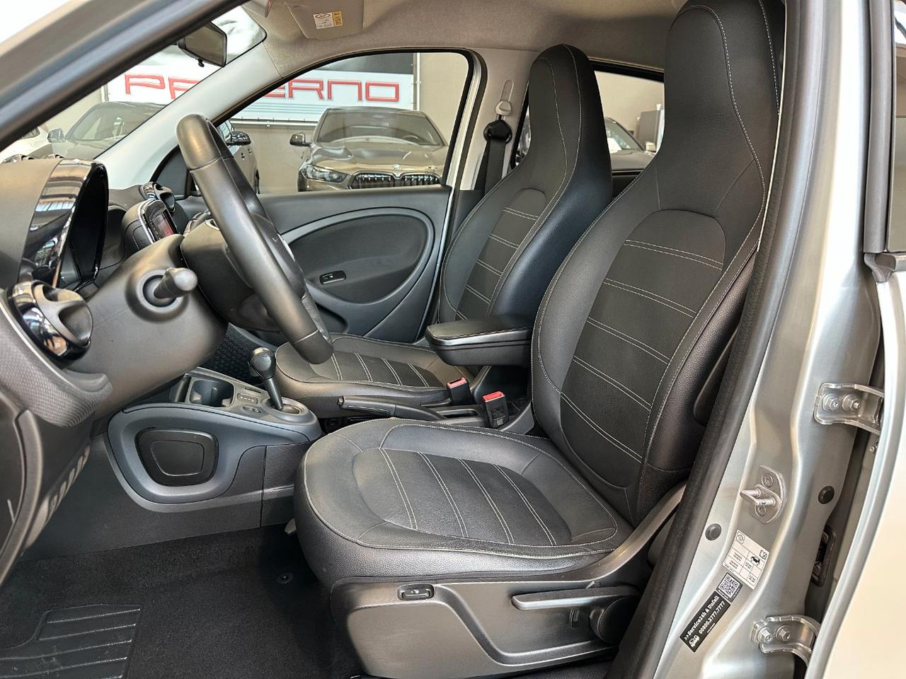 Smart forfour 0.9 t Prime 90cv twinamic - 16 - Pelle - Navi