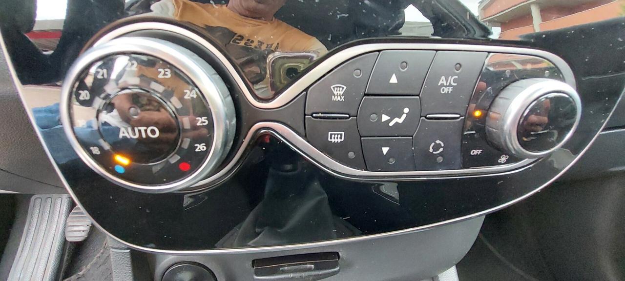 CLIO 1,5 DIESEL 90 CV DUEL NAVIGATORE LED CRUISE SENSORI X NEOPATENTATI IMPECCABILE